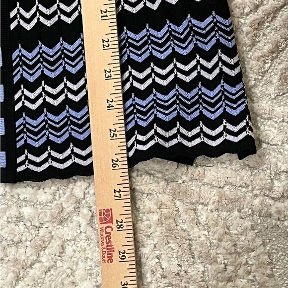 EXCLUSIVELY MISOOK Cardigan Sweater Size M Black Blue Gray Chevron Stripe Accent - Picture 15 of 16